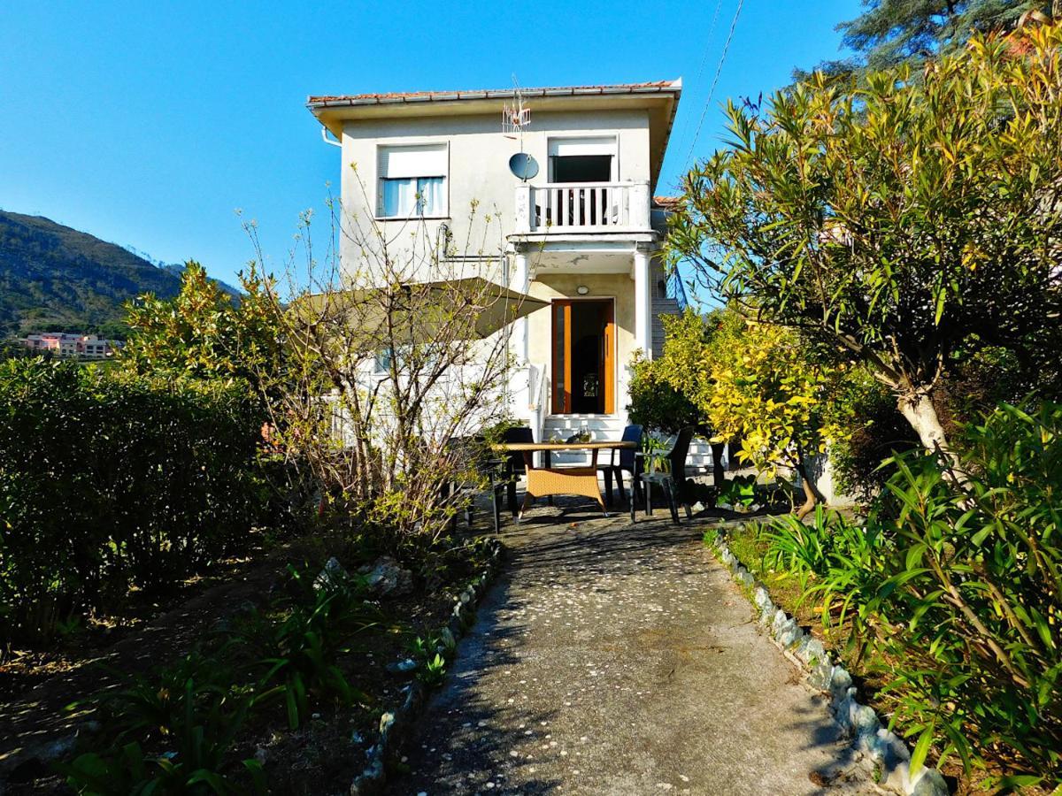 Villa Unifamiliare Con Posto Auto! レヴァント エクステリア 写真